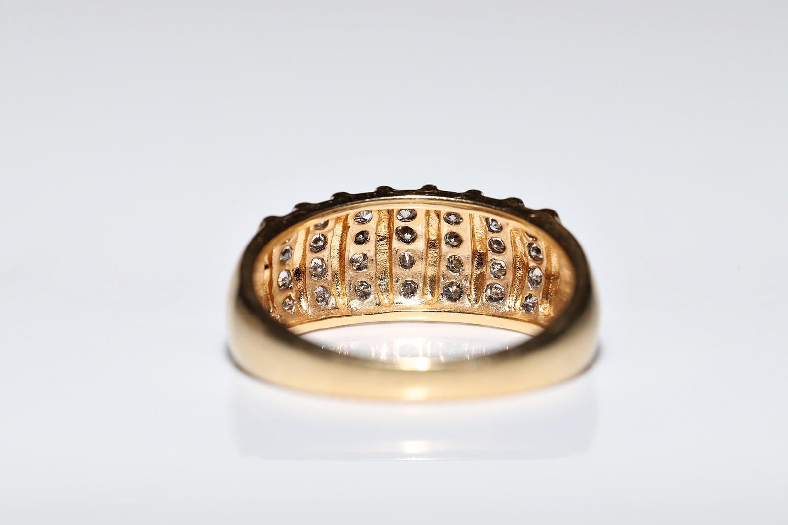 Vintage Circa 1980s 18k Gold Natural Diamond Decorated Ring  For Sale 4