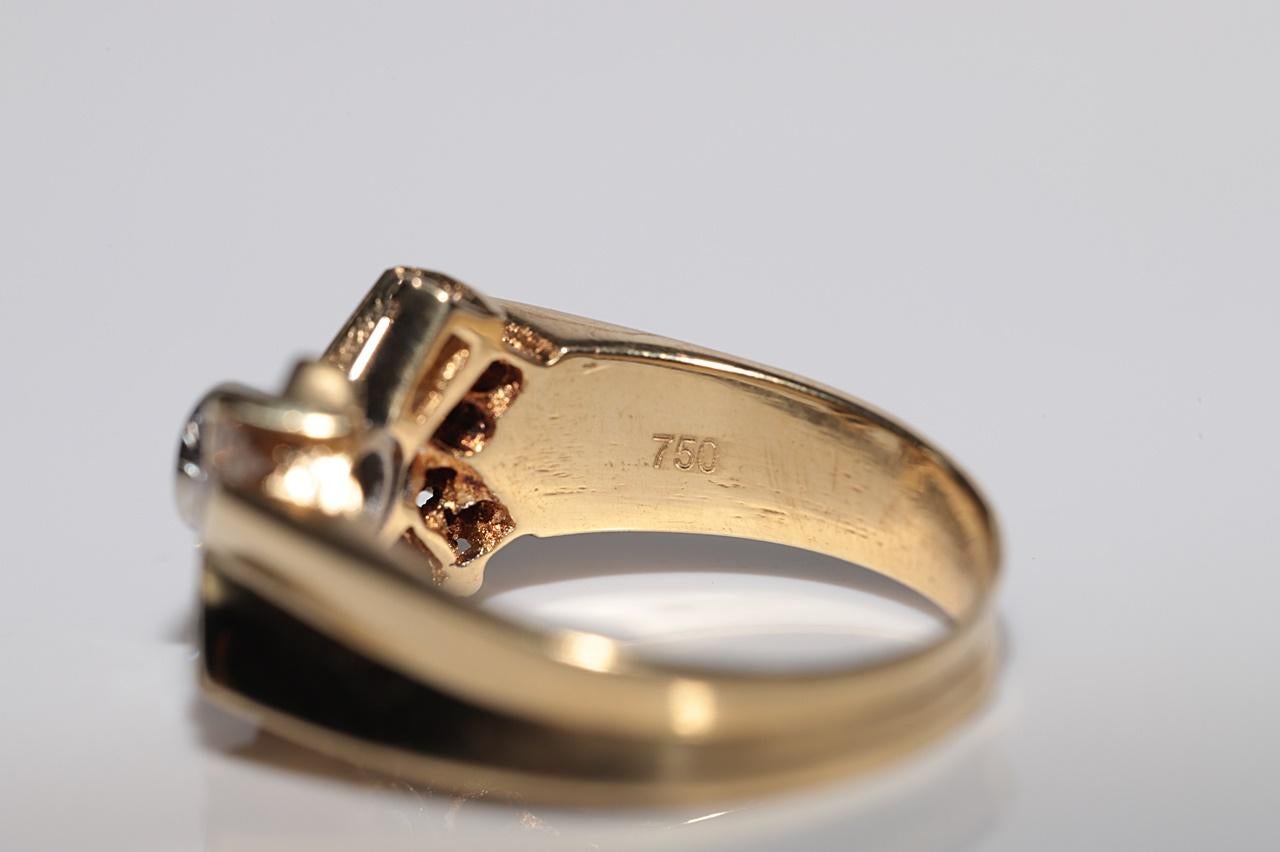 Vintage Circa 1980s 18k Gold Natural  Diamond Decorated Ring For Sale 8