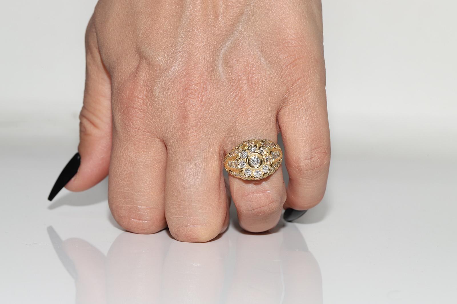 Anillo Vintage Circa 1980s Oro 18k Decorado con Diamantes Naturales en venta 9