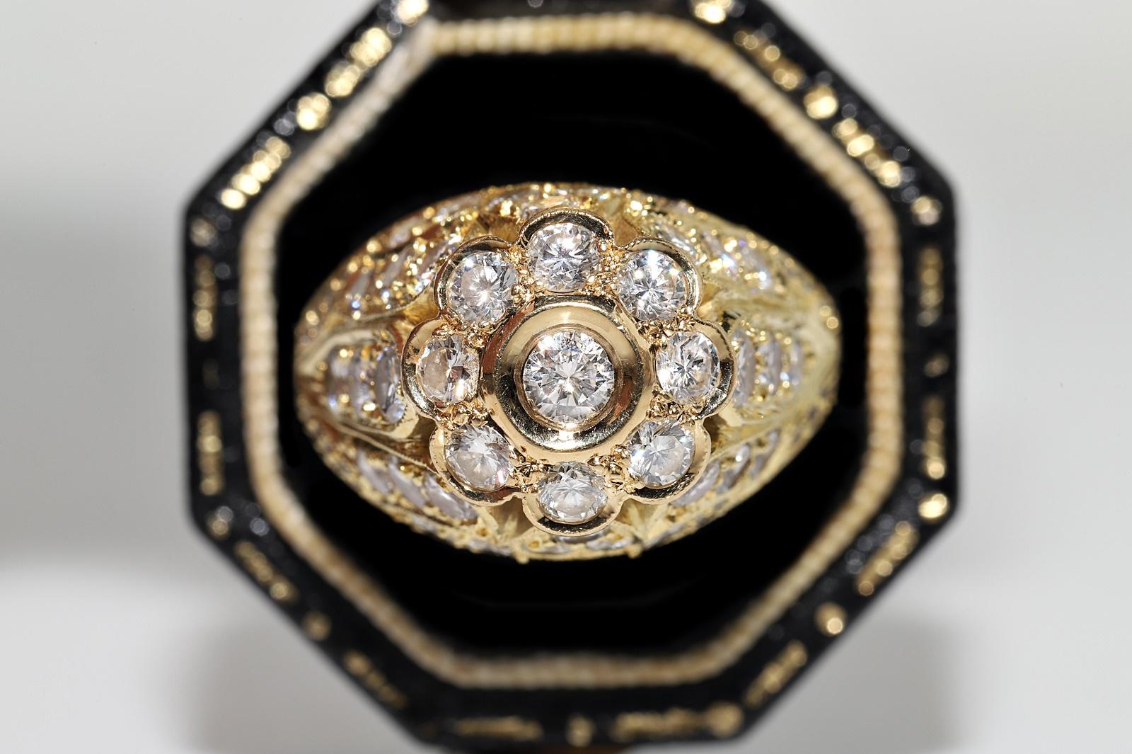 En muy buen estado.
El peso total es de 11 gramos.
Totalmente es diamante 2 ct.
El diamante es de color F-G y claridad vvs-vs-s1.
La talla del anillo es US 6.5 
Podemos fabricar cualquier tamaño.
La caja no está incluida.
Ponte en contacto para