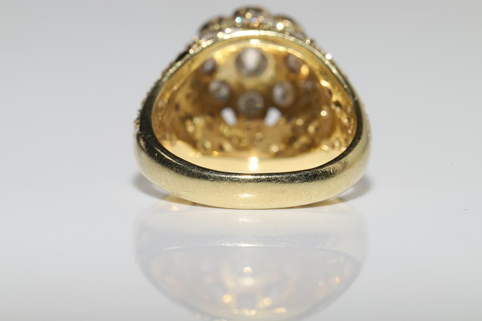 Anillo Vintage Circa 1980s Oro 18k Decorado con Diamantes Naturales en venta 2