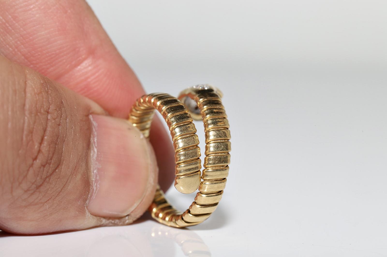 Vintage Circa 1980s 18k Gold Natural Diamond Decorated Snake Ring For Sale 4