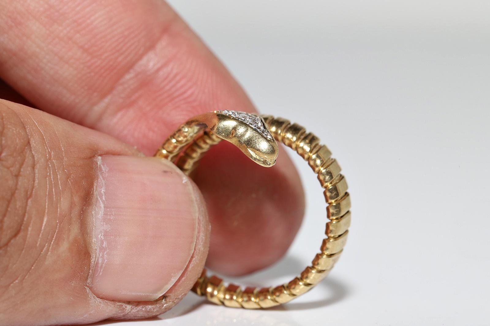 Vintage Circa 1980s 18k Gold Natural Diamond Decorated Snake Ring For Sale 5
