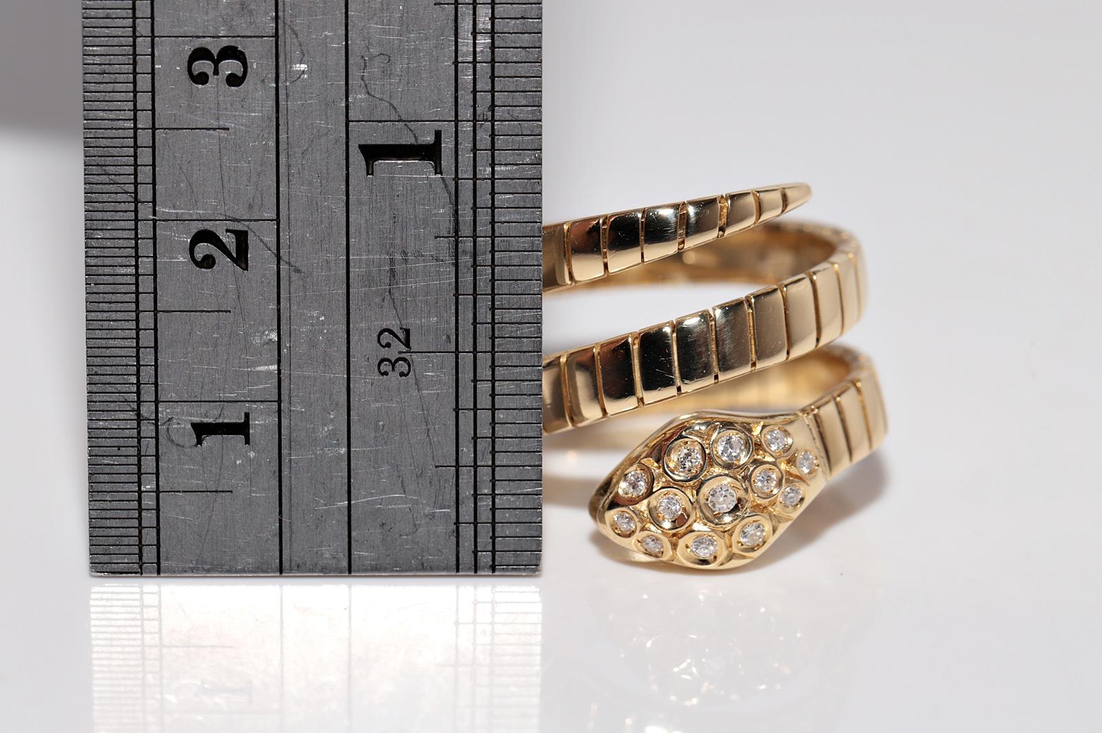 Vintage CIRCA 1980s 18k Gold Natürlicher Diamant Dekorierter Schlangenring im Angebot 6