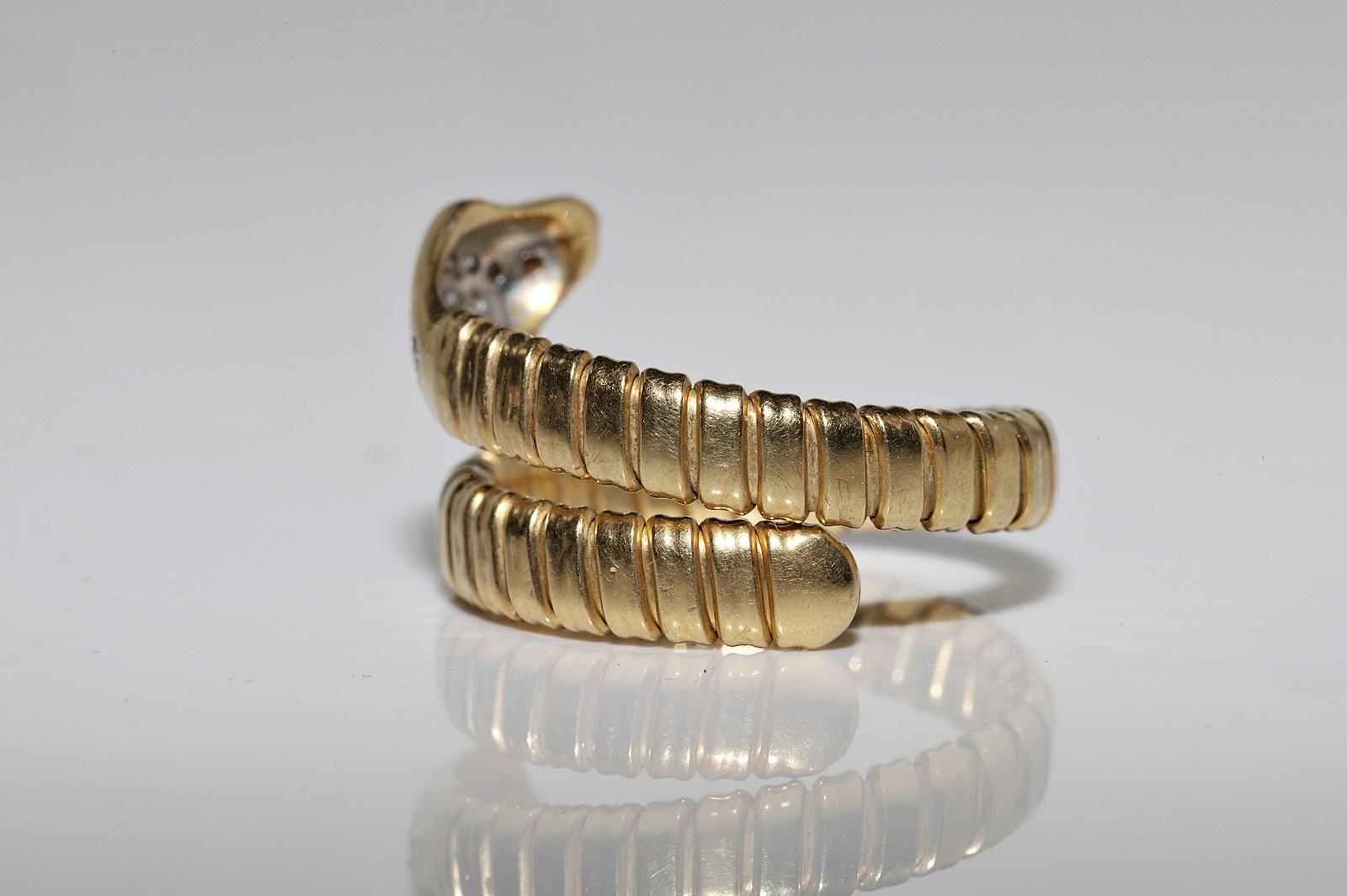 Vintage Circa 1980s 18k Gold Natural Diamond Decorated Snake Ring For Sale 7