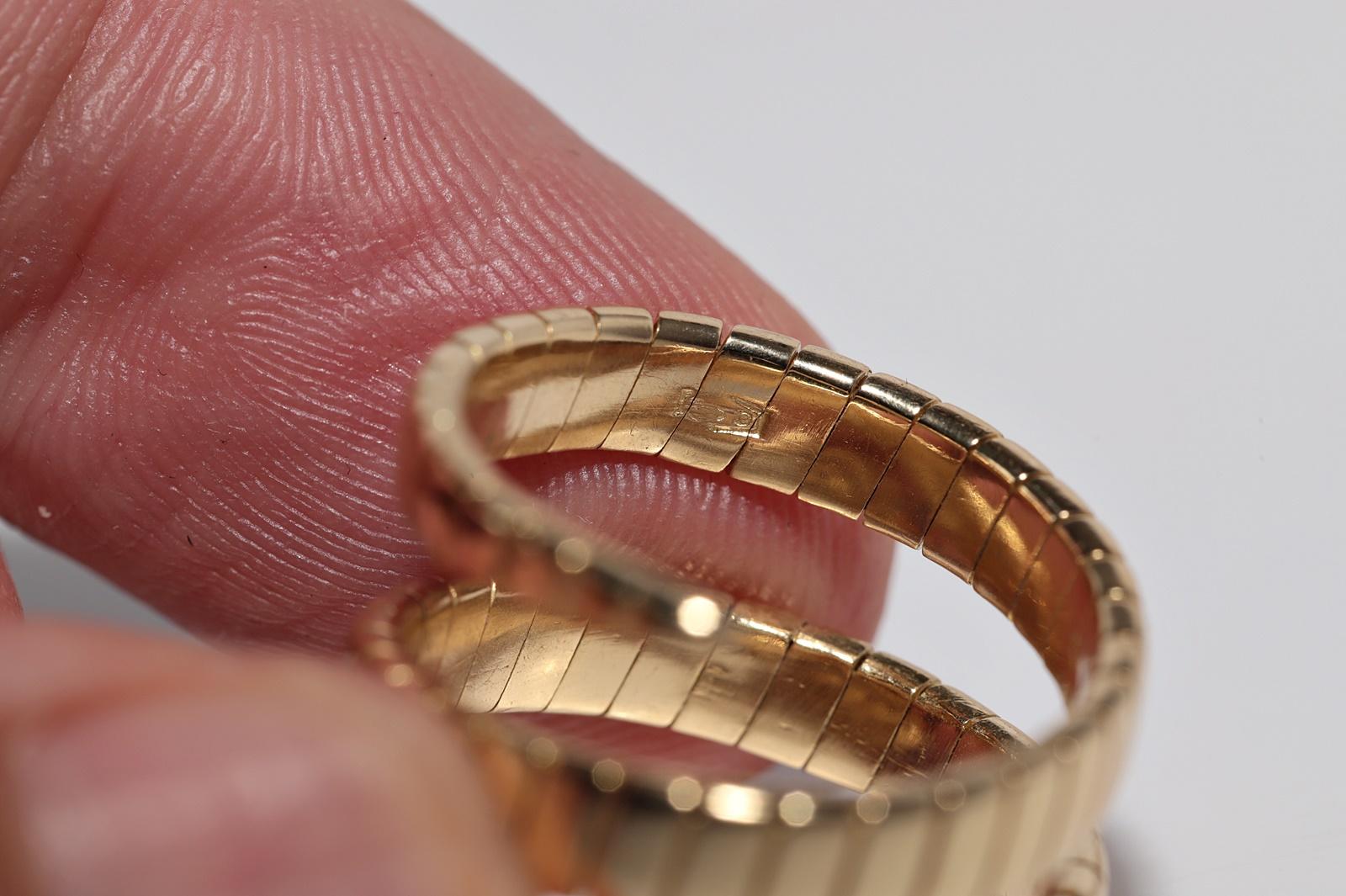 Vintage CIRCA 1980s 18k Gold Natürlicher Diamant Dekorierter Schlangenring im Angebot 8