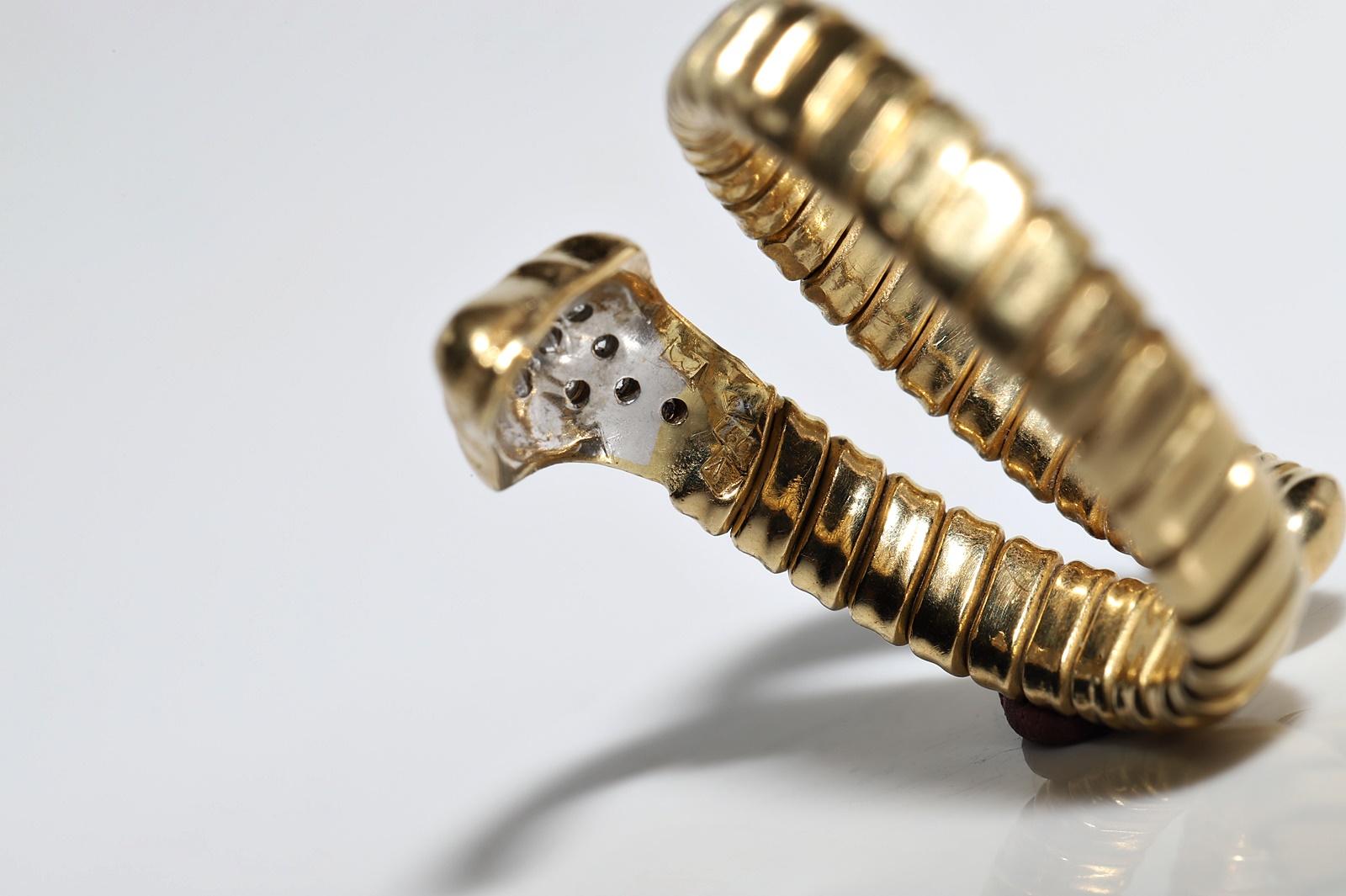 Vintage Circa 1980s 18k Gold Natural Diamond Decorated Snake Ring For Sale 10