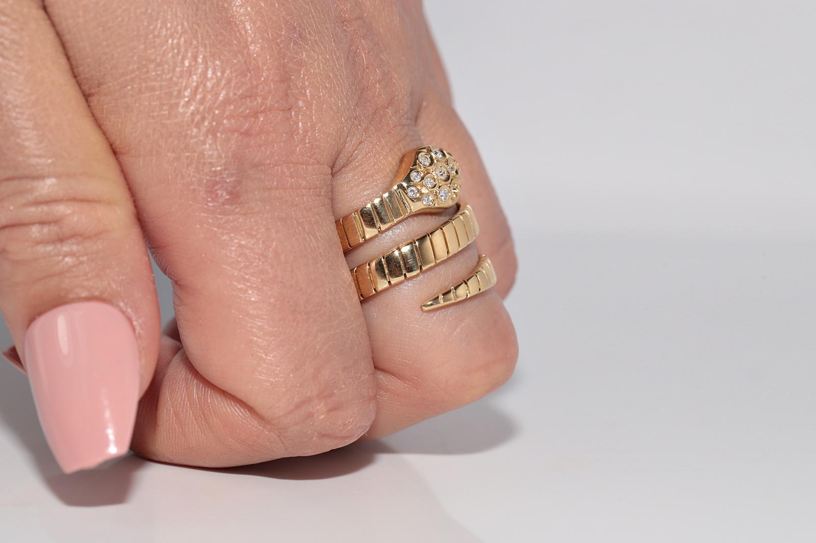 Vintage CIRCA 1980s 18k Gold Natürlicher Diamant Dekorierter Schlangenring im Zustand „Gut“ im Angebot in Fatih/İstanbul, 34