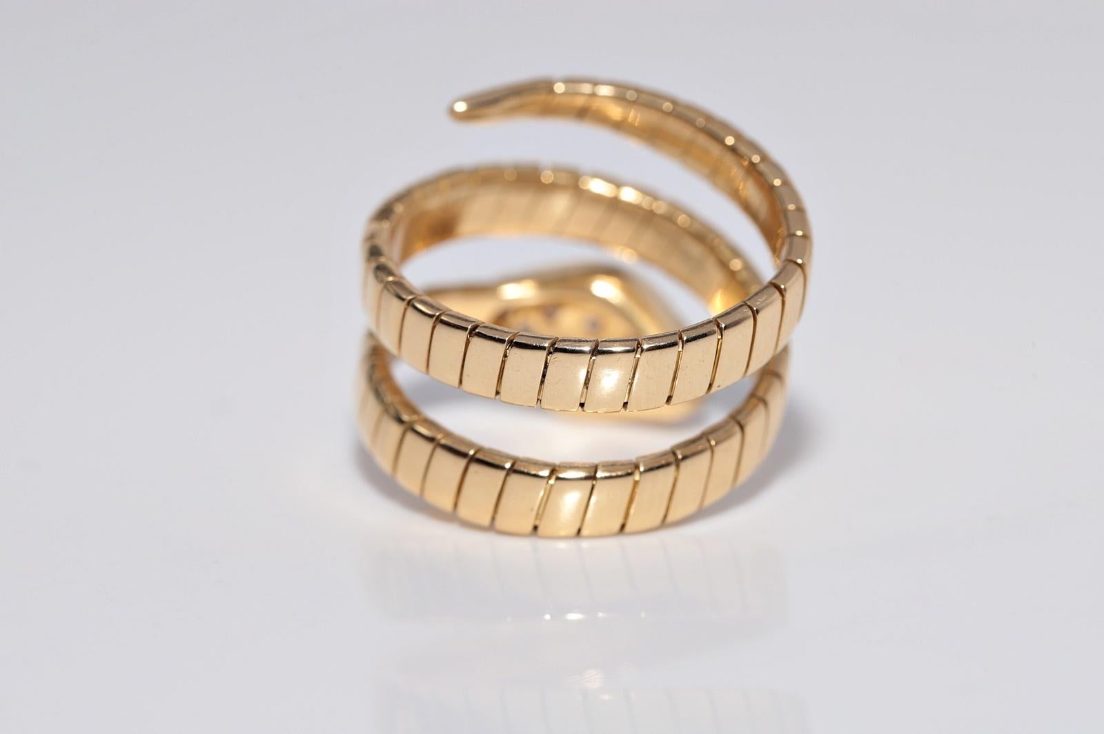 Vintage CIRCA 1980s 18k Gold Natürlicher Diamant Dekorierter Schlangenring im Angebot 3