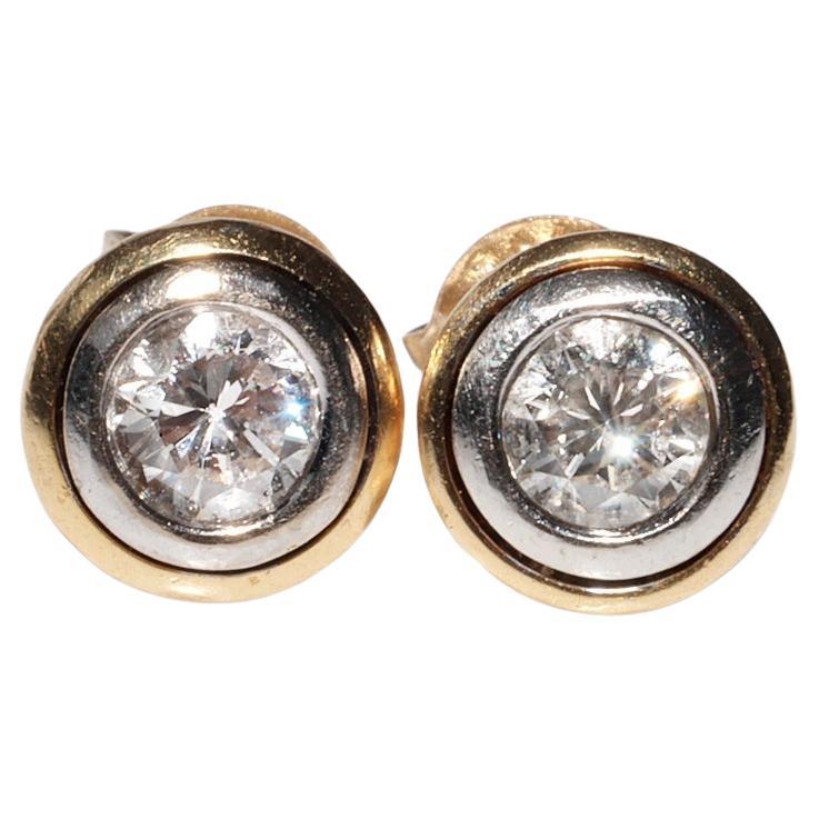 Vintage Circa 1980 Or 18k Boucle d'oreille solitaire décorée de diamants naturels