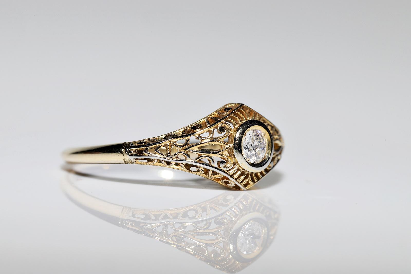 Bague solitaire vintage des années 1980 en or 18 carats décorée de diamants naturels Pour femmes en vente