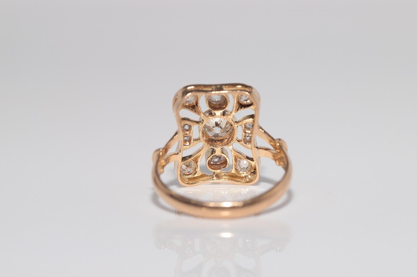 Anello d'epoca CIRCA 1980 in oro 18k con diamanti naturali decorati e design quadrato in vendita 5