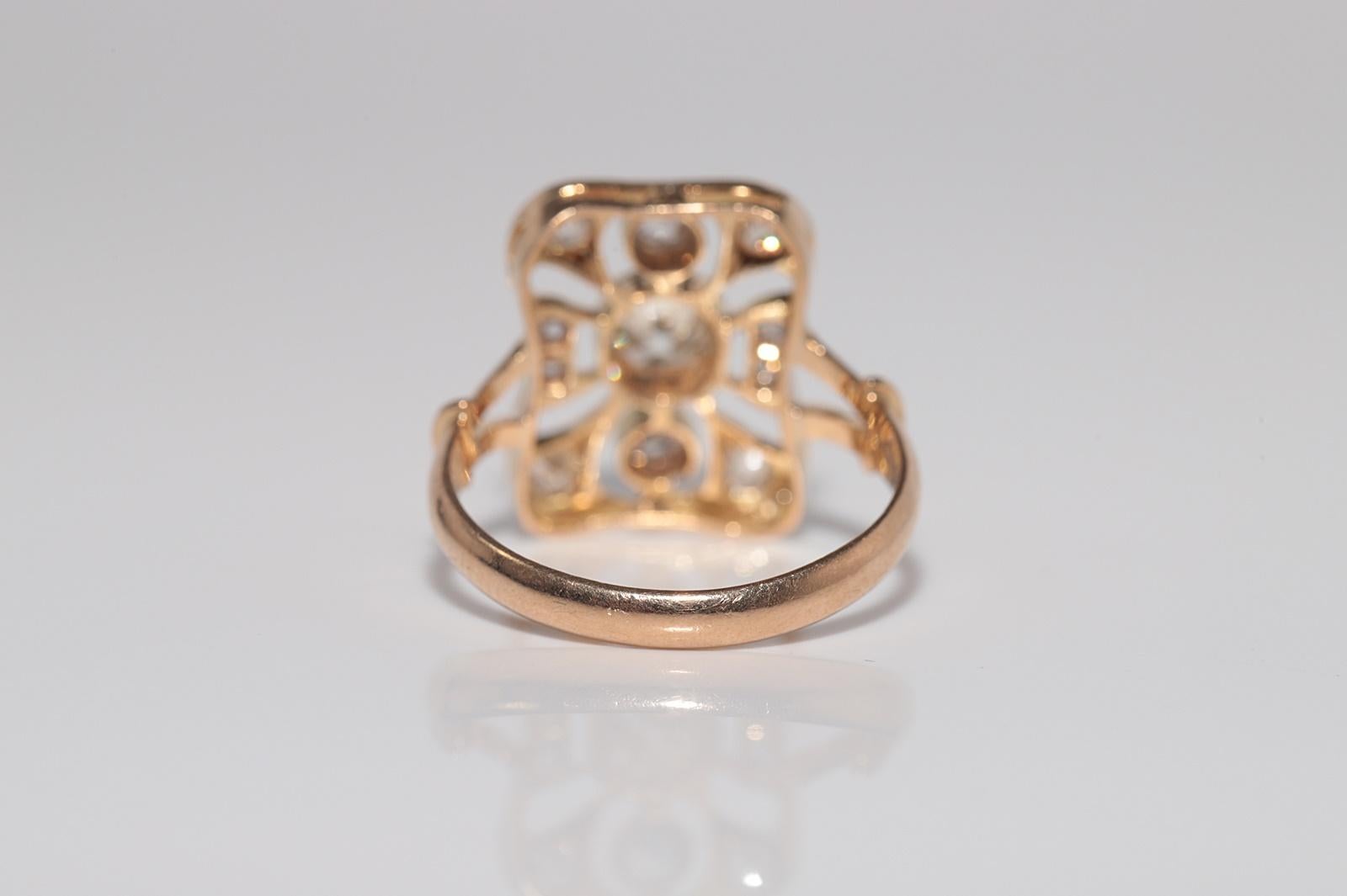 Anello d'epoca CIRCA 1980 in oro 18k con diamanti naturali decorati e design quadrato in vendita 6