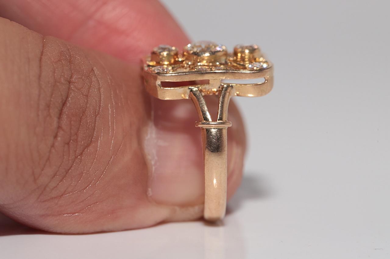 Anello d'epoca CIRCA 1980 in oro 18k con diamanti naturali decorati e design quadrato in vendita 7