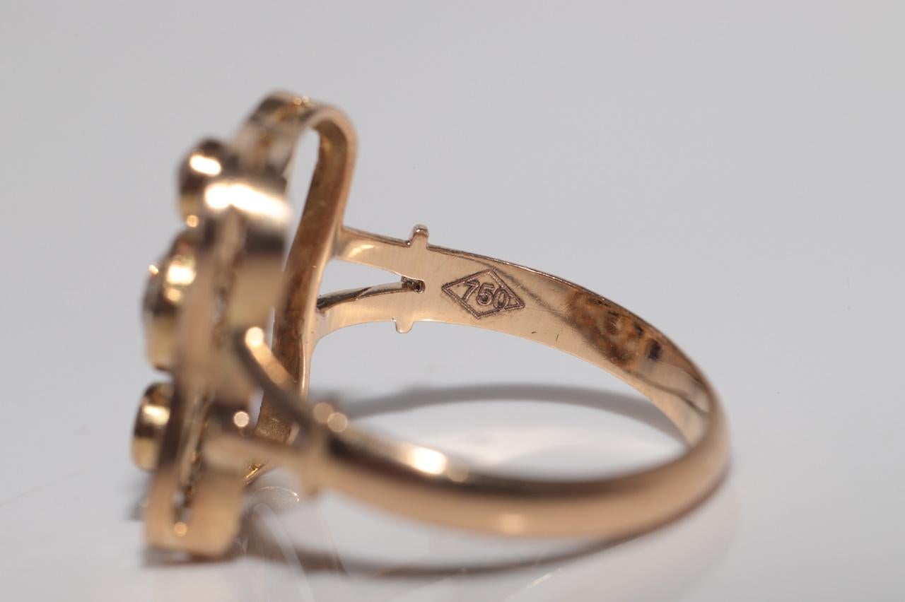 Anello d'epoca CIRCA 1980 in oro 18k con diamanti naturali decorati e design quadrato in vendita 8