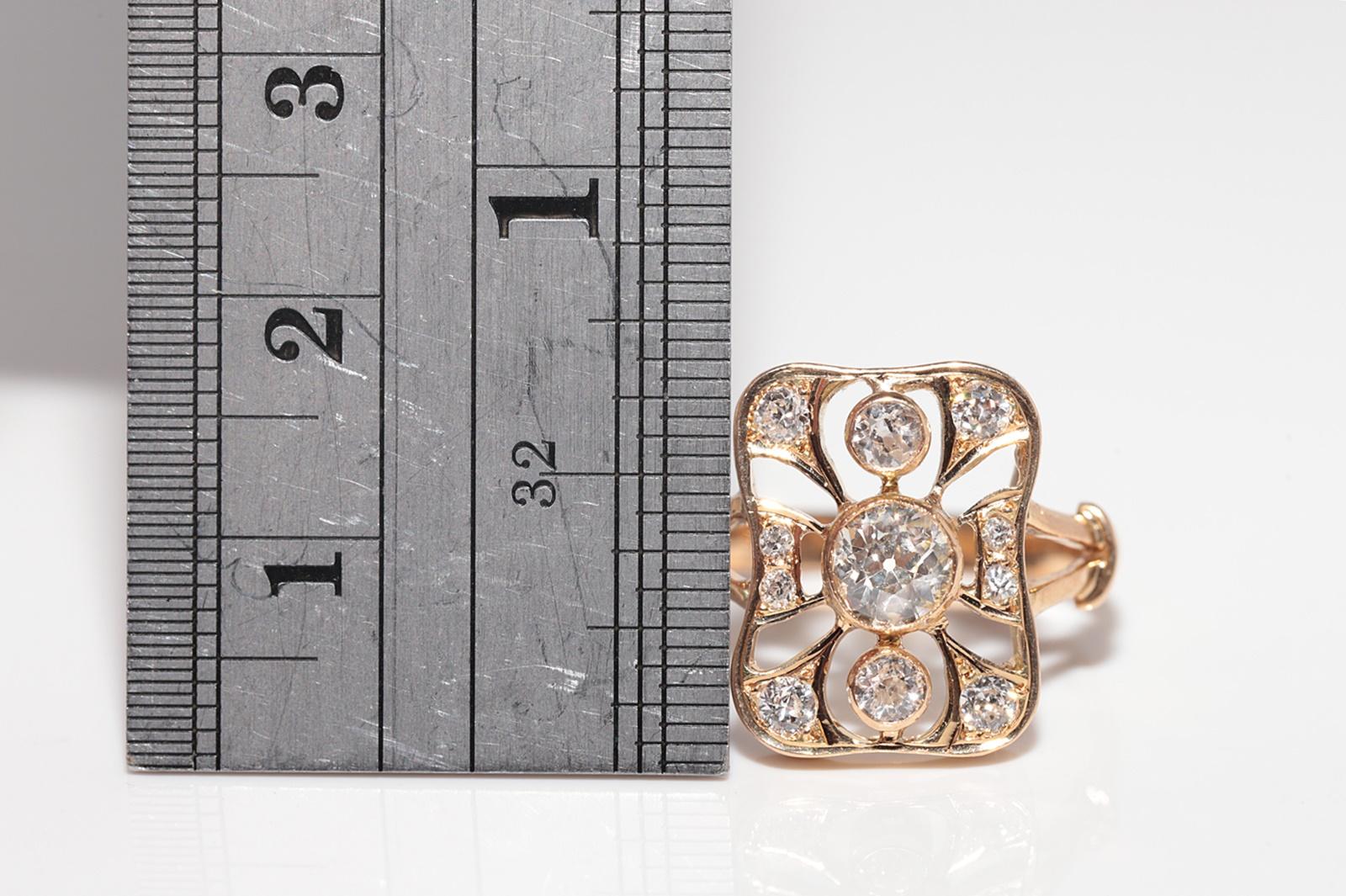 Anello d'epoca CIRCA 1980 in oro 18k con diamanti naturali decorati e design quadrato in vendita 9