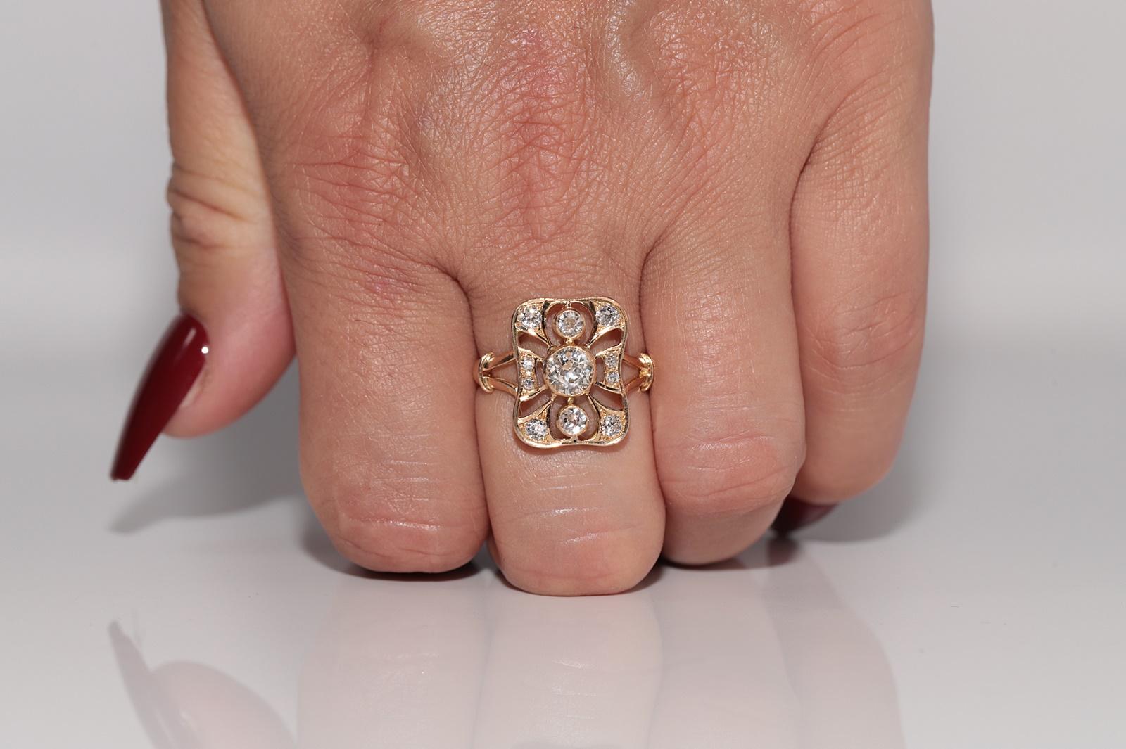 Rétro Anello d'epoca CIRCA 1980 in oro 18k con diamanti naturali decorati e design quadrato in vendita