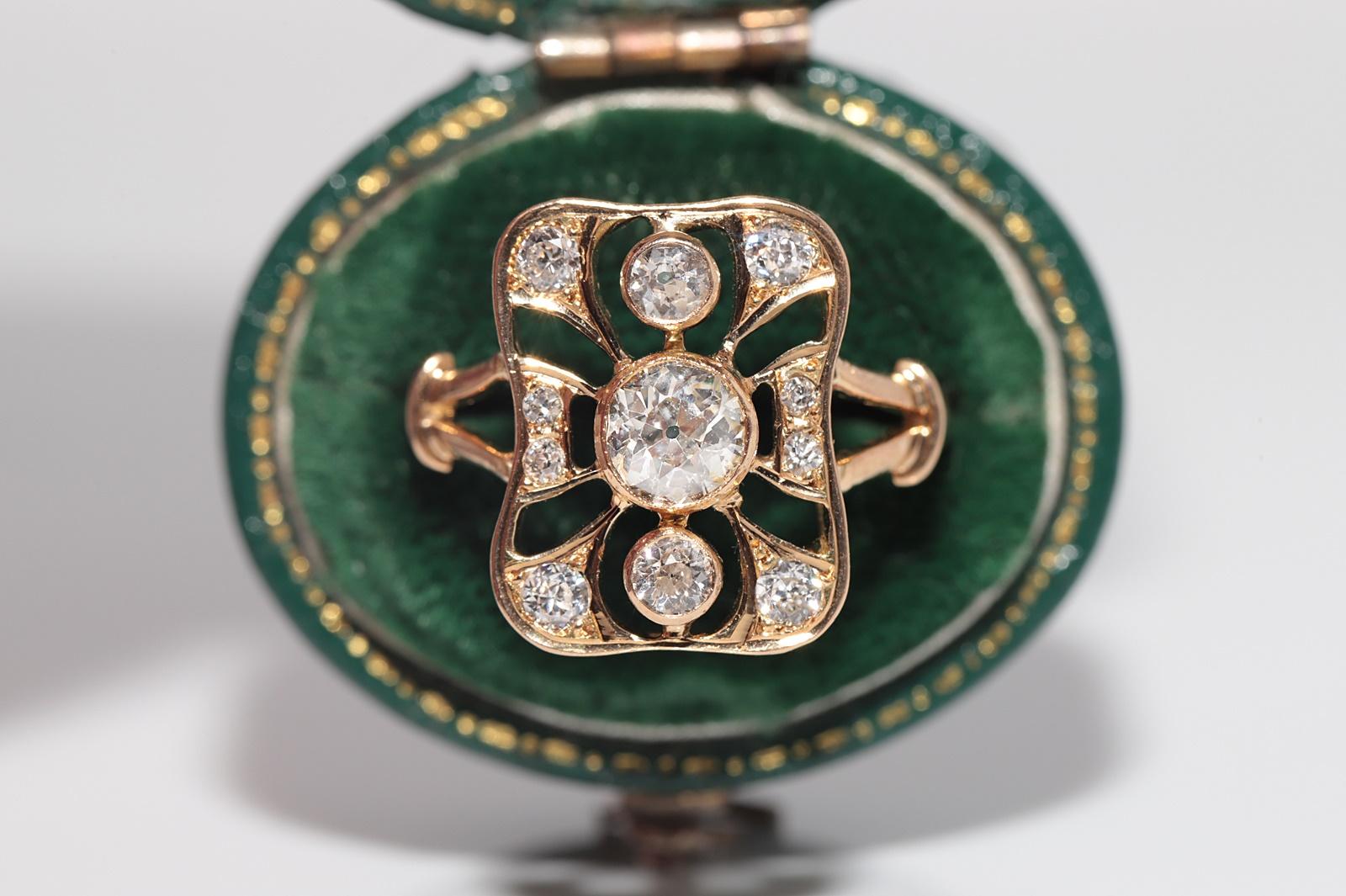 Donna Anello d'epoca CIRCA 1980 in oro 18k con diamanti naturali decorati e design quadrato in vendita