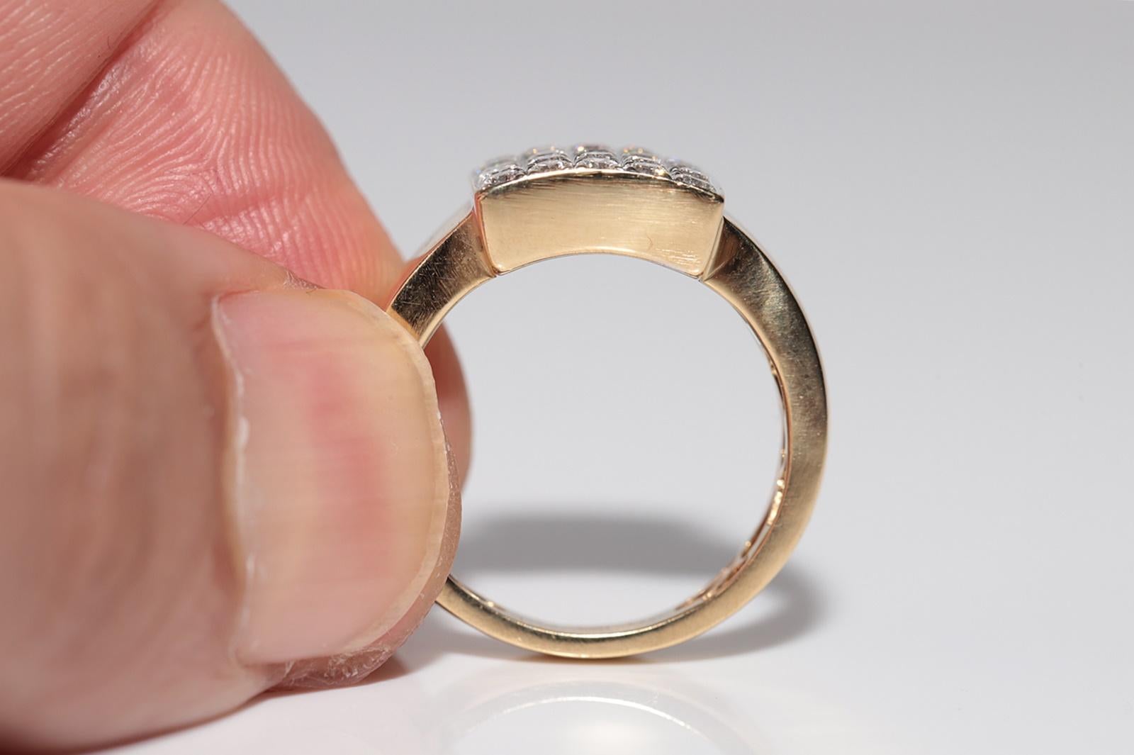 Vintage Circa 1980er Jahre 18k Gold Natürlicher Diamant Dekorierter Quadratischer Stil Ring im Angebot 4