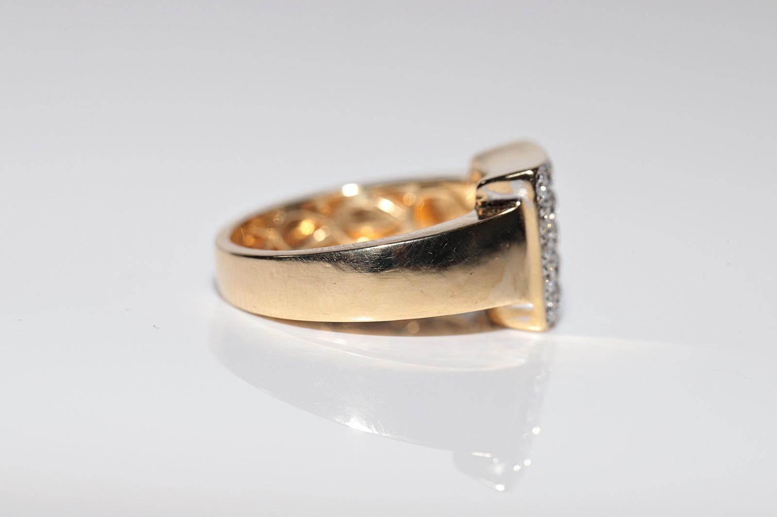 Vintage Circa 1980er Jahre 18k Gold Natürlicher Diamant Dekorierter Quadratischer Stil Ring im Angebot 1