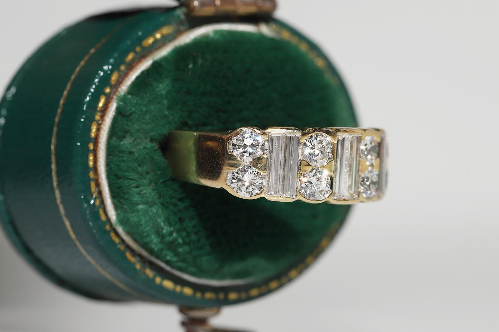 Retro Vintage Circa 1980s 18k Gold Natural Diamond Decorated Strong Band Ring For Sale