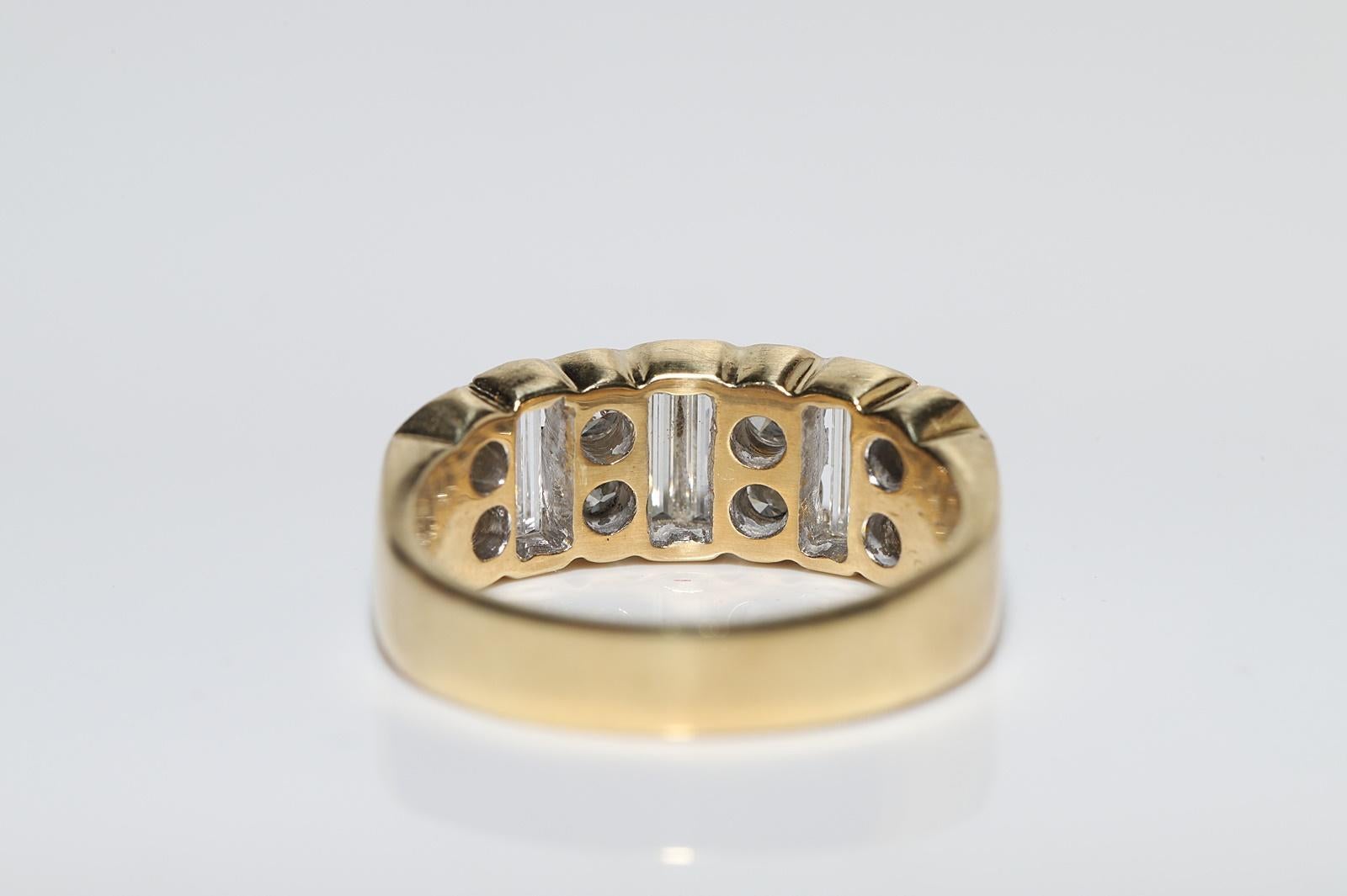 Women's Vintage Circa 1980s 18k Gold Natural Diamond Decorated Strong Band Ring For Sale