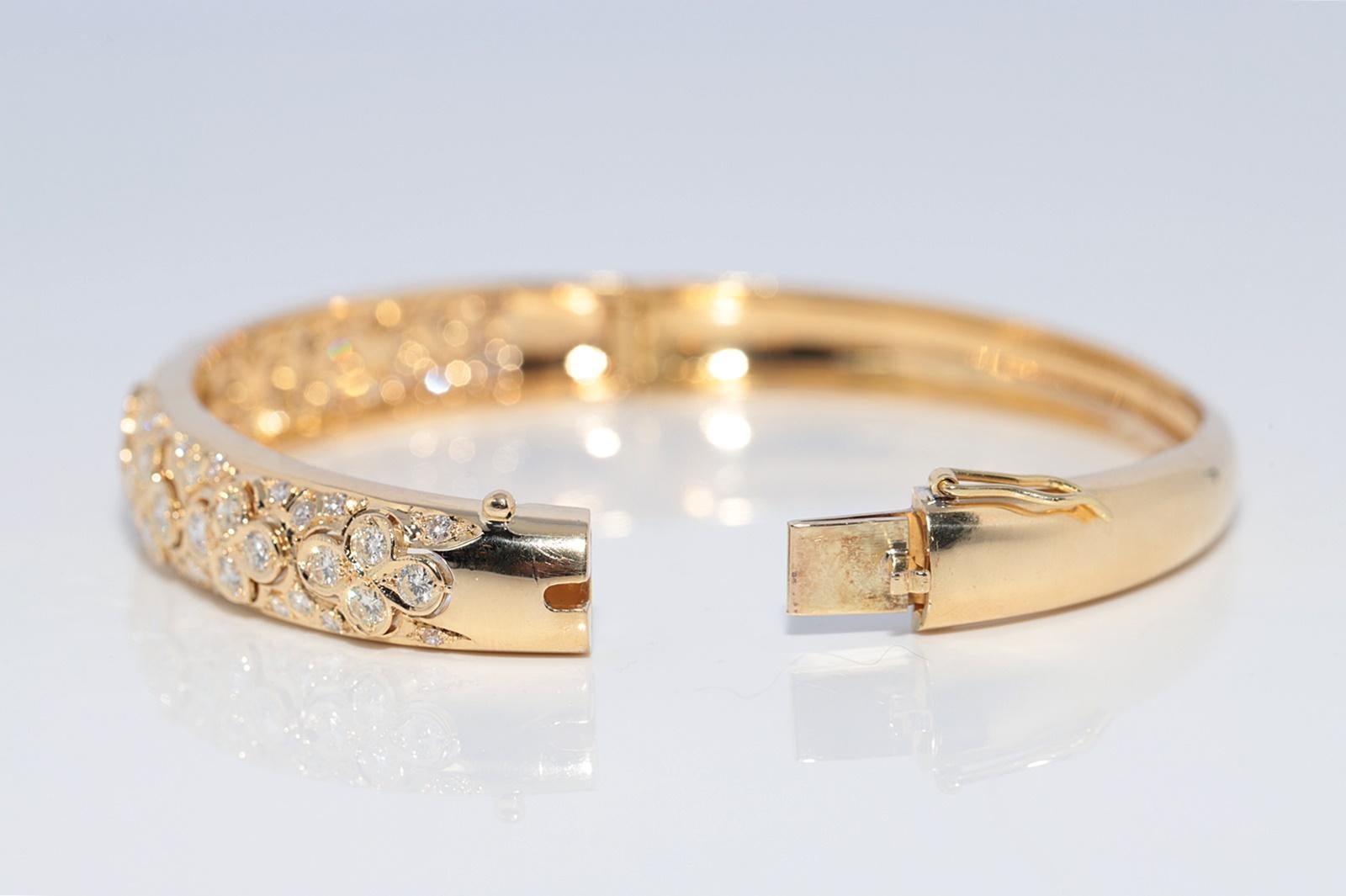 Vintage CIRCA 1980er Jahre 18k Gold natürlichen Diamanten verziert starke Armreif-Armband im Angebot 4