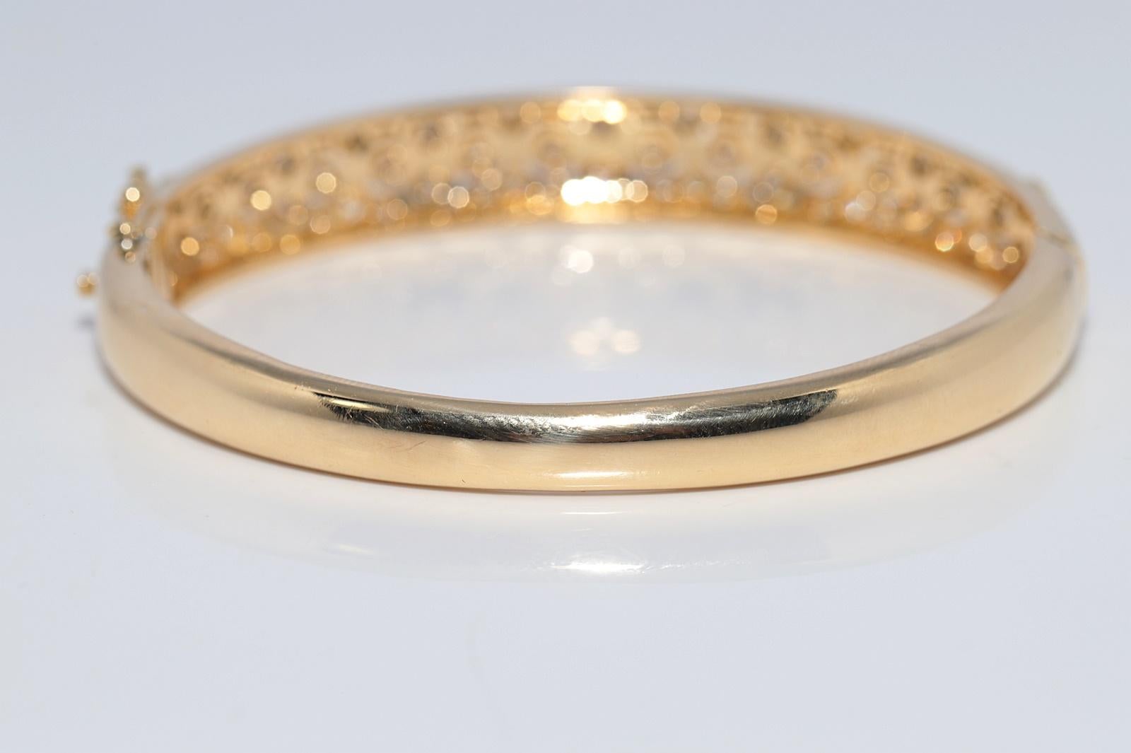 Vintage CIRCA 1980er Jahre 18k Gold natürlichen Diamanten verziert starke Armreif-Armband im Angebot 7