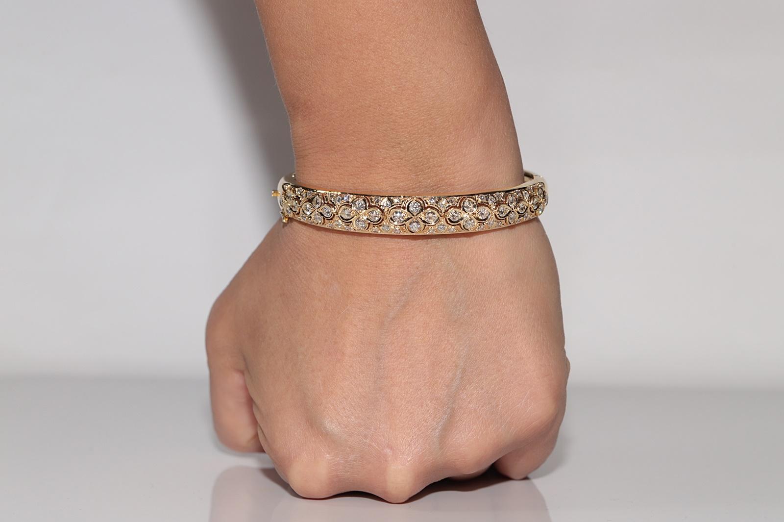 Vintage CIRCA 1980er Jahre 18k Gold natürlichen Diamanten verziert starke Armreif-Armband im Angebot 10