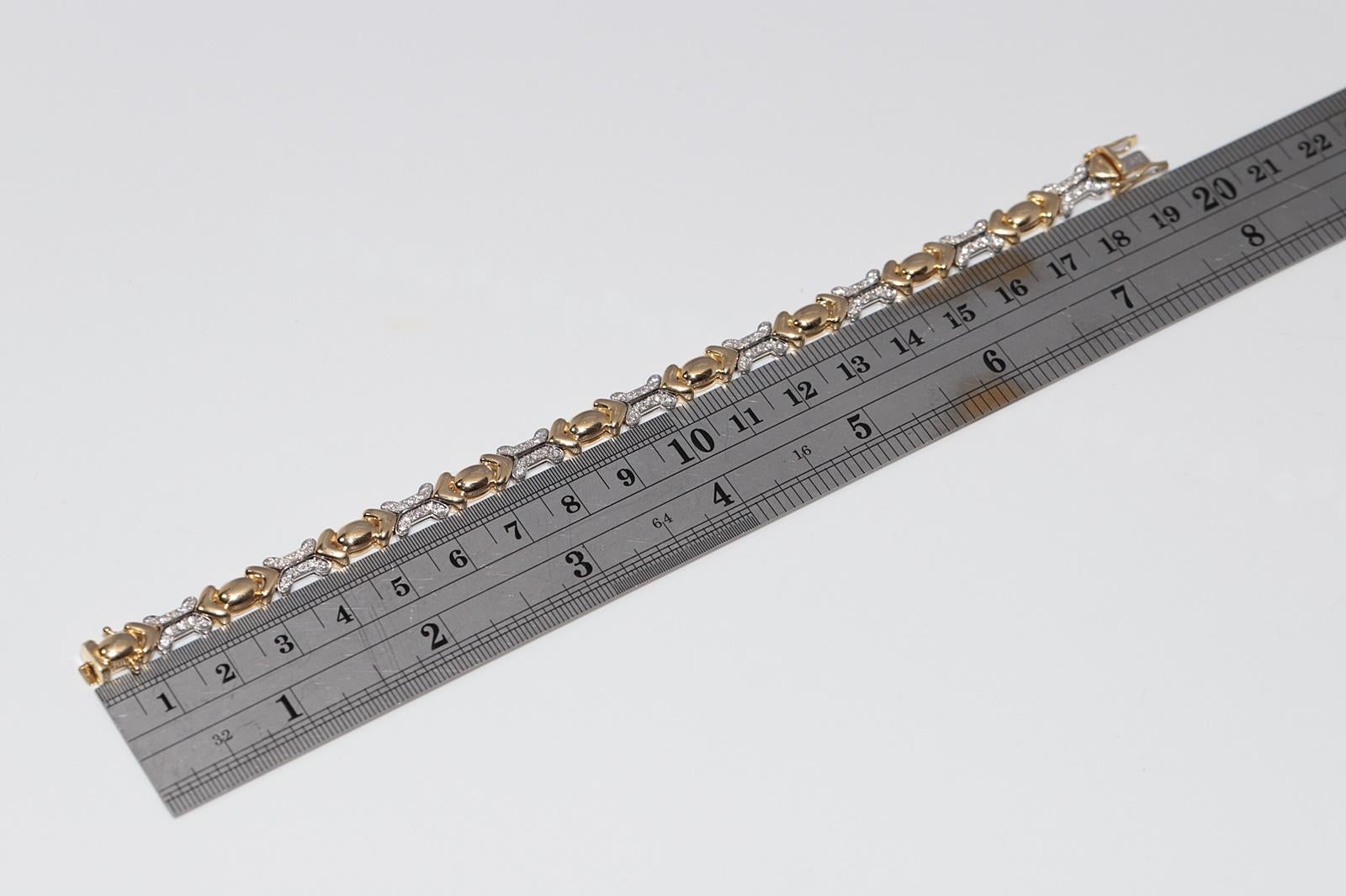 Vintage CIRCA 1980s 18k Gold natürlichen Diamanten verziert starke Armband im Angebot 9