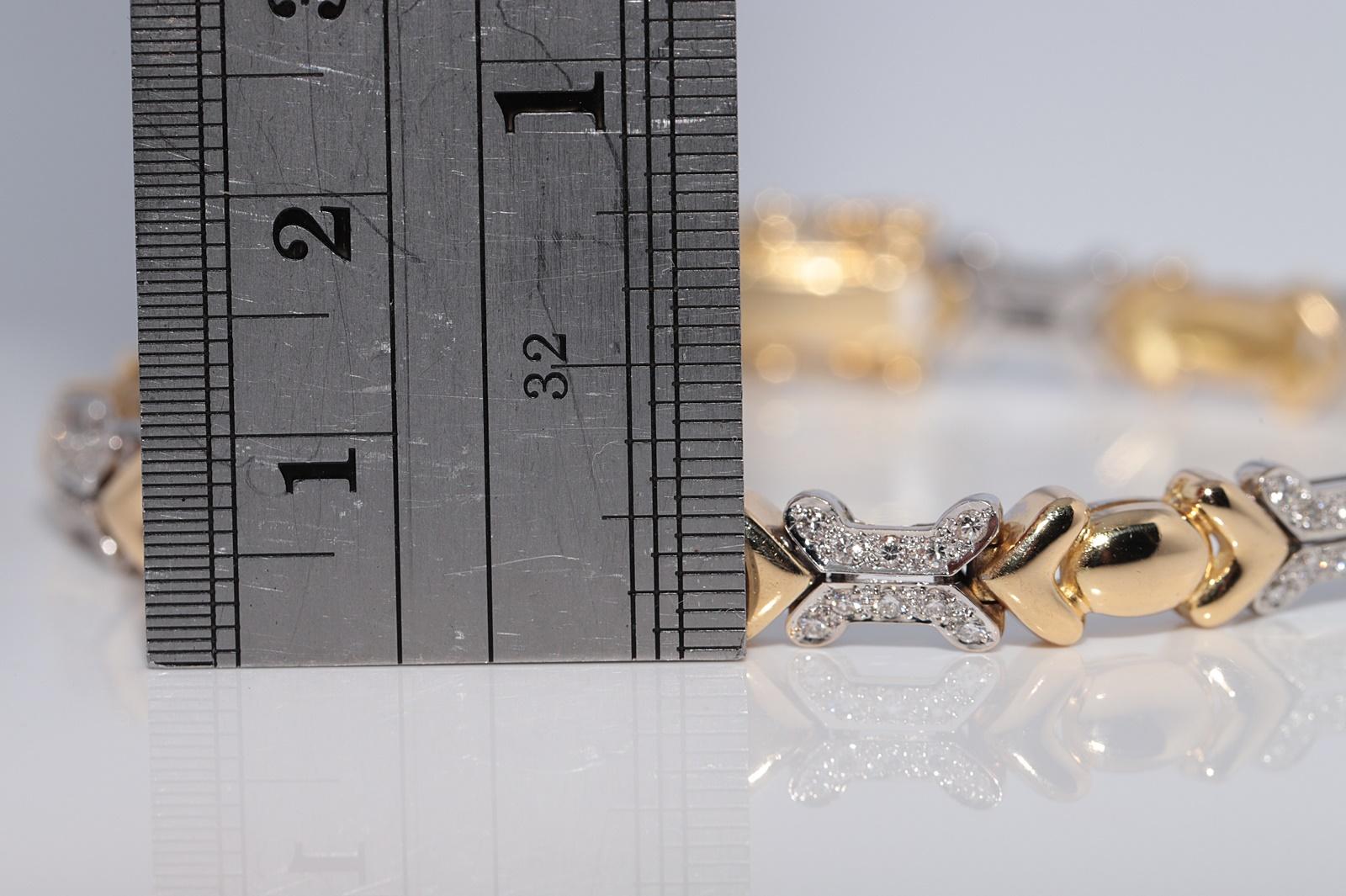 Vintage CIRCA 1980s 18k Gold natürlichen Diamanten verziert starke Armband im Zustand „Gut“ im Angebot in Fatih/İstanbul, 34