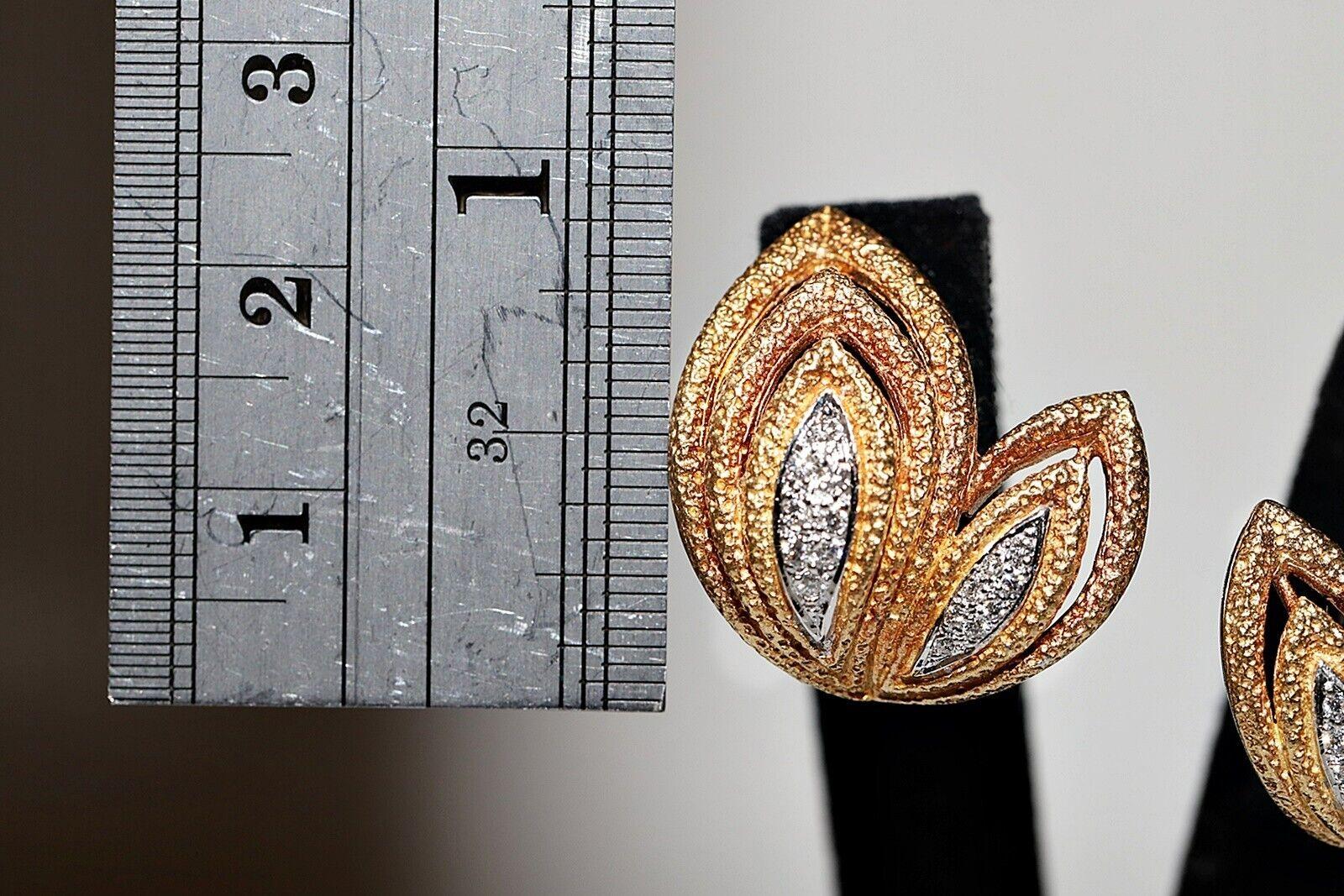 Vintage Circa 1980er Jahre 18k Gold Natürlicher Diamant Dekorierter starker Ohrring (Brillantschliff) im Angebot
