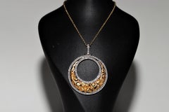 Vintage Circa 1980s 18k Gold Natural Diamond Decorated Strong Pendant Necklace