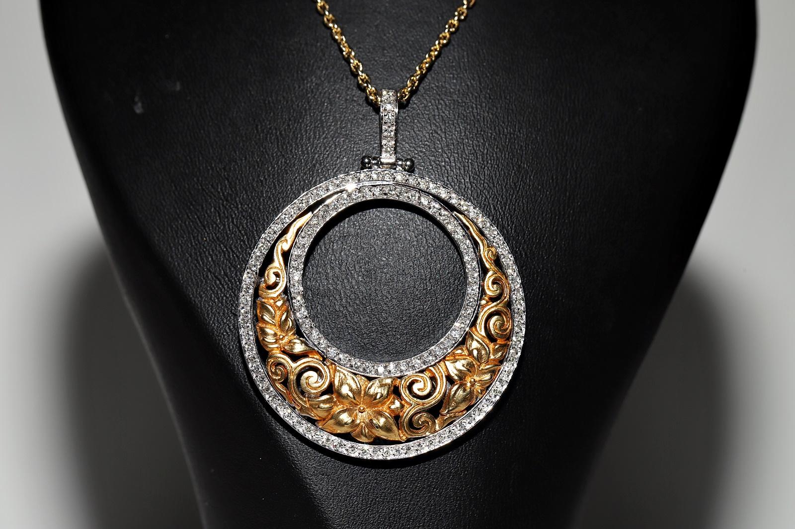 Vintage Circa 1980er Jahre 18k Gold Natürlicher Diamant Dekorierter starker Anhänger Halskette (Retro) im Angebot