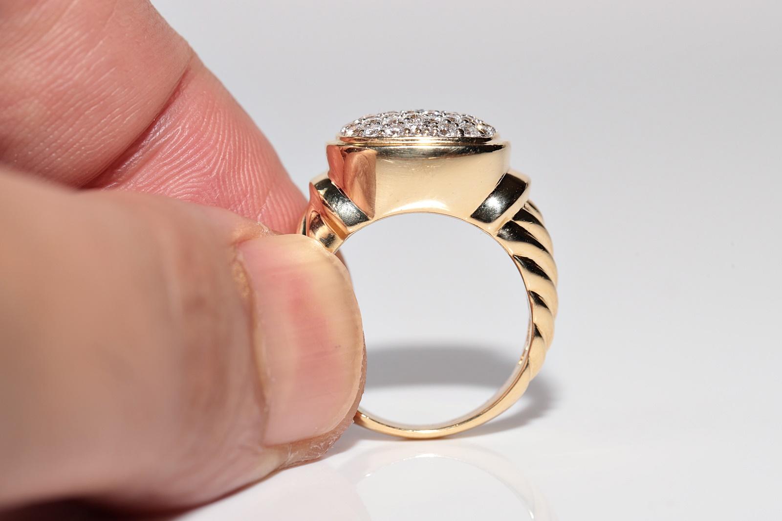 Vintage Circa 1980s 18k Gold Natural Diamond Decorated Strong Ring For Sale 4