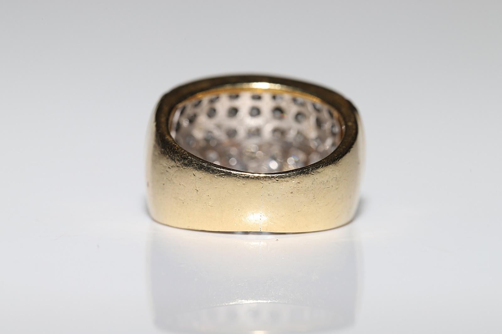 Vintage Circa 1980s 18k Gold Natural Diamond Decorated Strong Ring For Sale 5