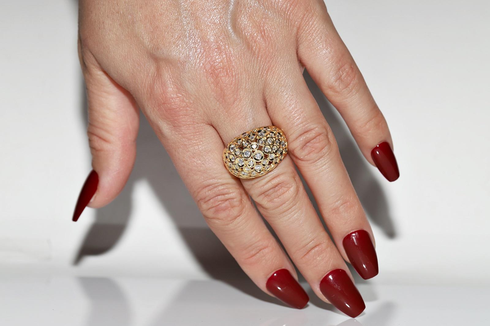 Vintage Circa 1980s 18k Gold Natural Diamond Decorated Strong Ring For Sale 6