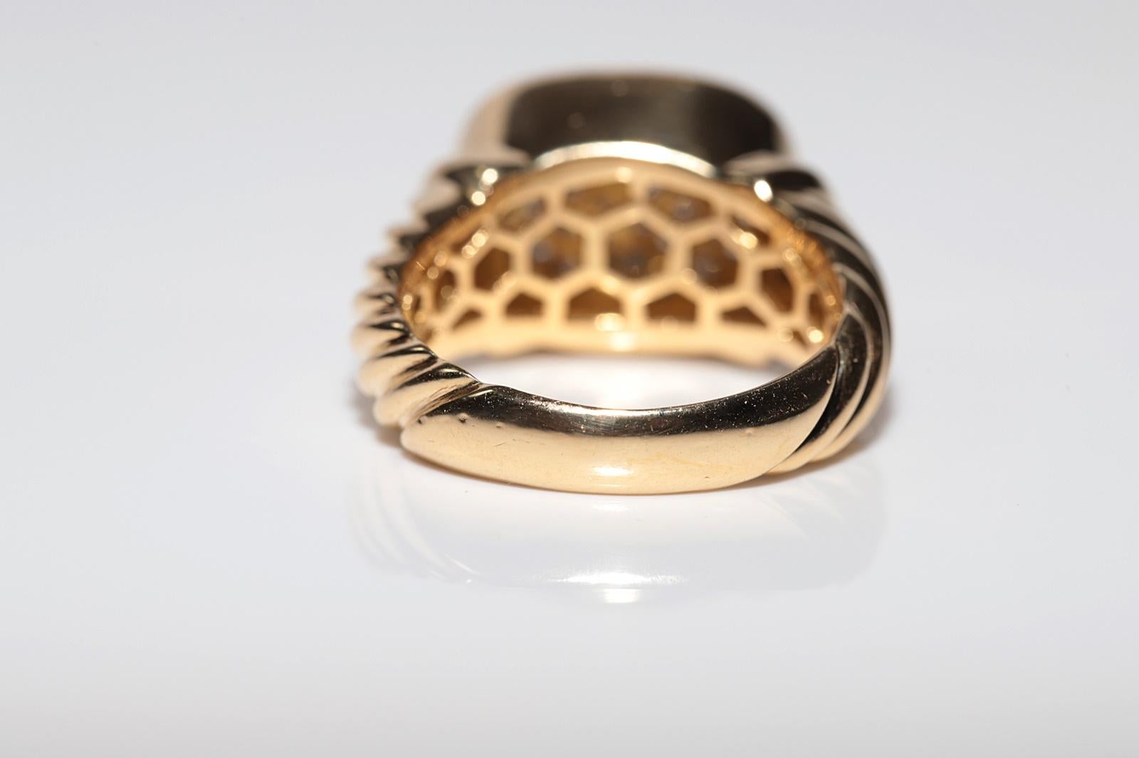 Vintage Circa 1980s 18k Gold Natural Diamond Decorated Strong Ring For Sale 6