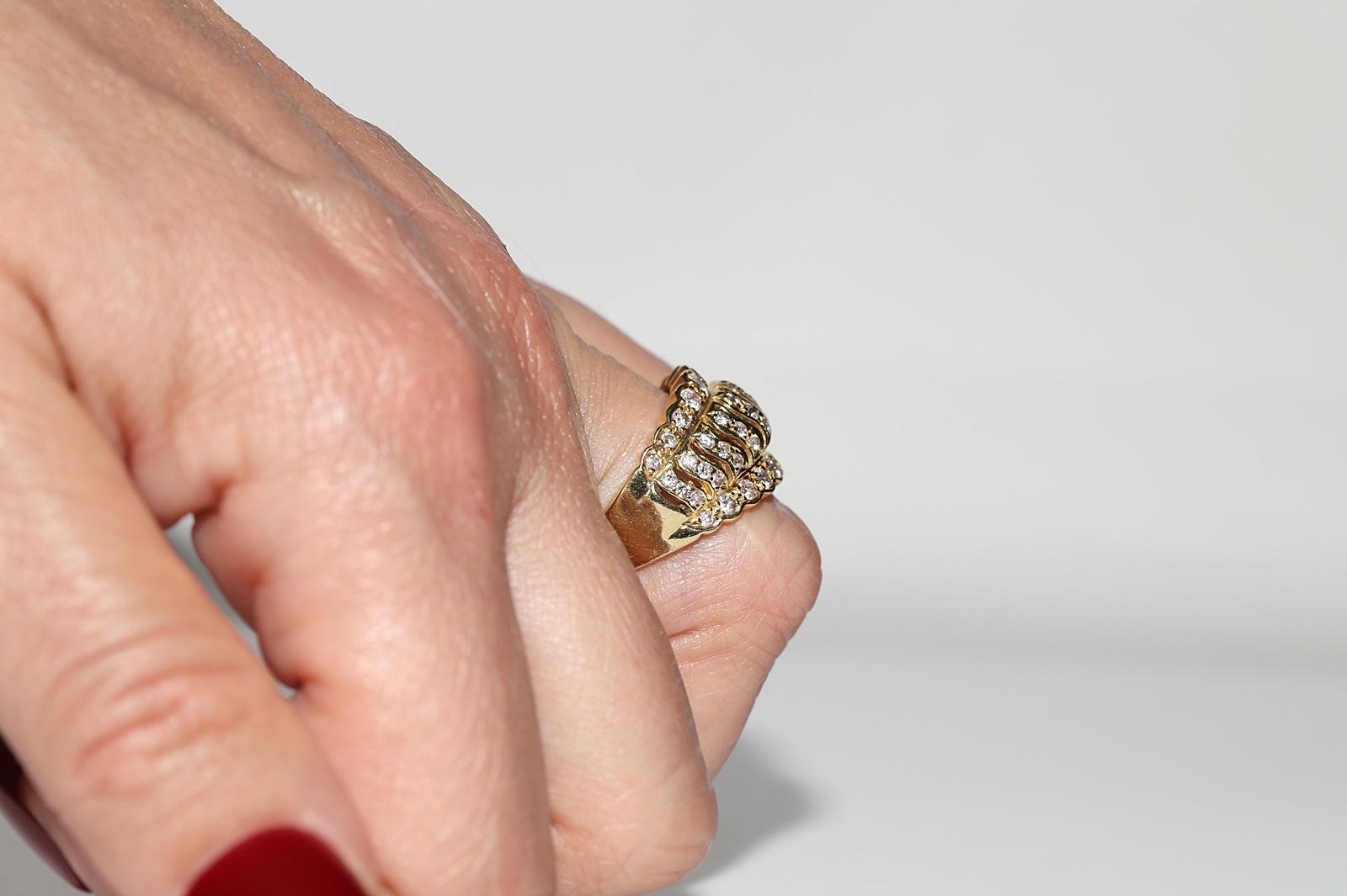 Vintage Circa 1980s 18k Gold Natural Diamond Decorated Strong Ring  For Sale 8