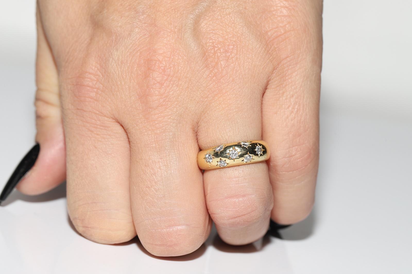 Circa 1980er Jahre  18k Gold natürlichen Diamanten dekoriert starken Ring 9