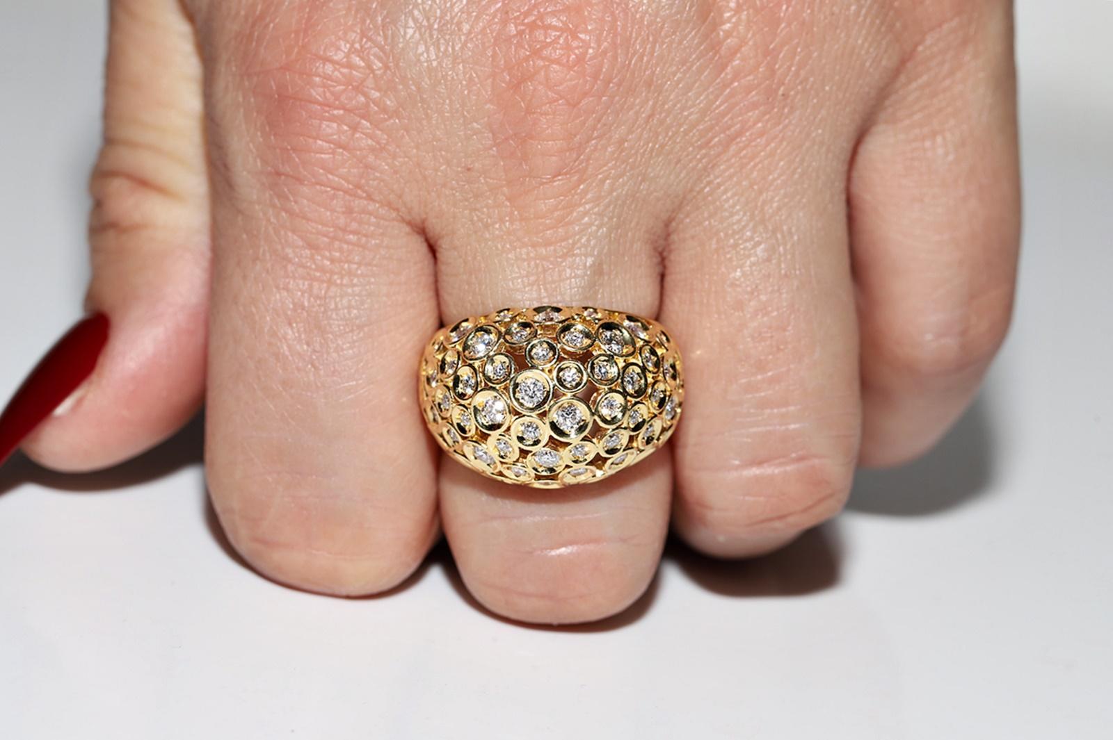 Vintage Circa 1980s 18k Gold Natural Diamond Decorated Strong Ring For Sale 9