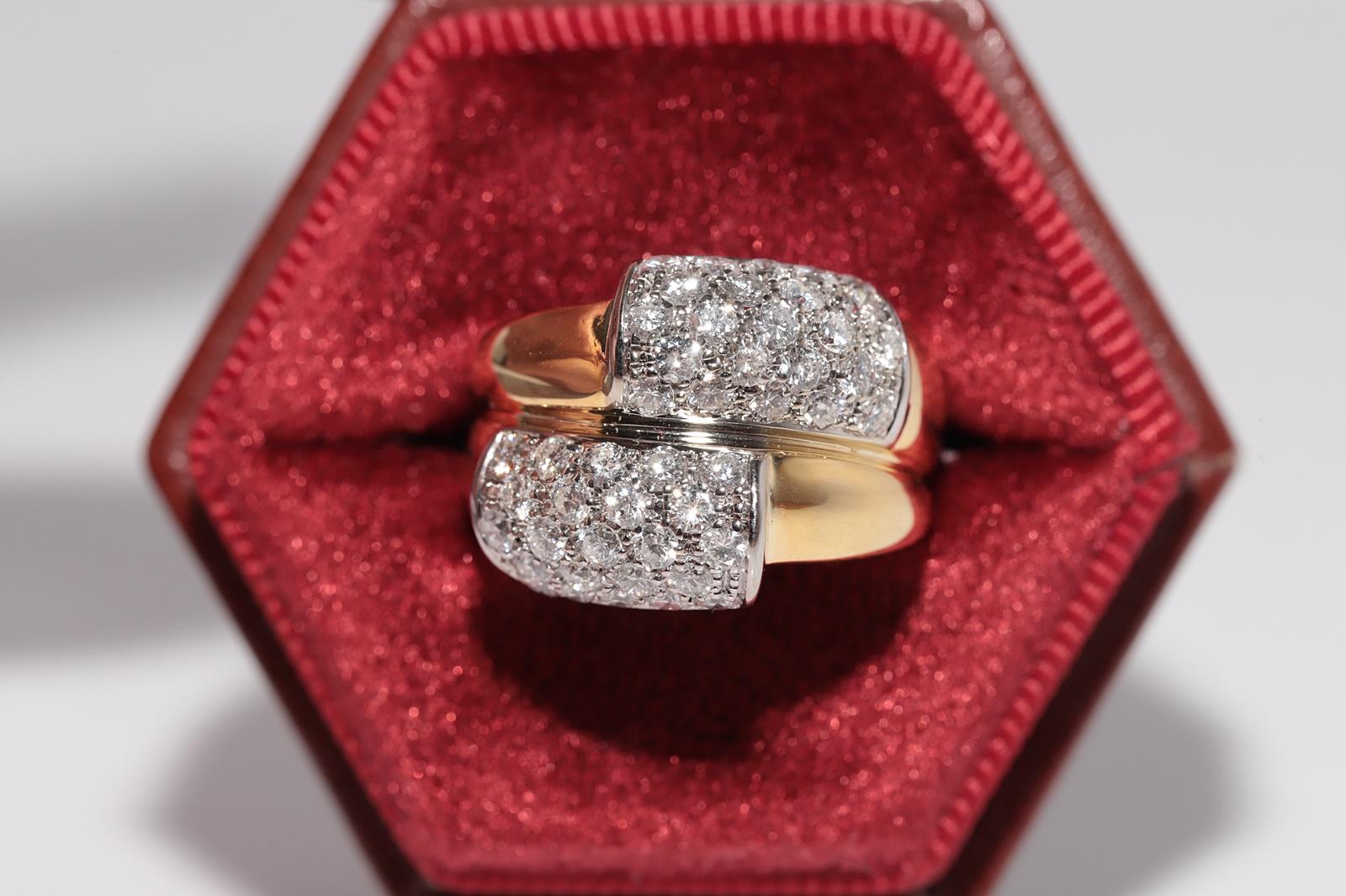 In ottime condizioni.
Il peso totale è di 10,7 grammi.
Totalmente è un diamante di circa 1,50 ct.
Il diamante ha un colore F-G e una purezza vvs-vs.
La misura dell'anello è US 5.5 
Possiamo realizzare qualsiasi dimensione.
La scatola non è