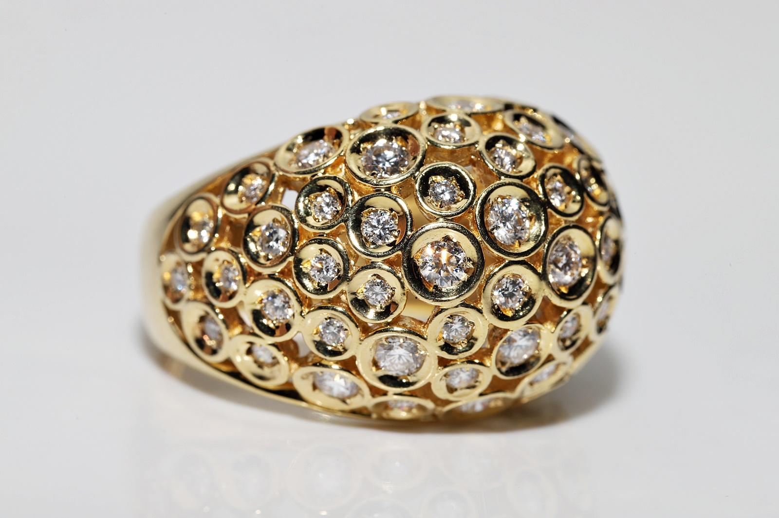 Retro Vintage Circa 1980s 18k Gold Natural Diamond Decorated Strong Ring  For Sale