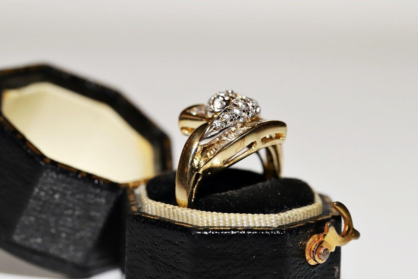 Vintage Circa 1980er Jahre 14k Gold Natürlicher Diamant Dekorierter starker Ring (Brillantschliff) im Angebot