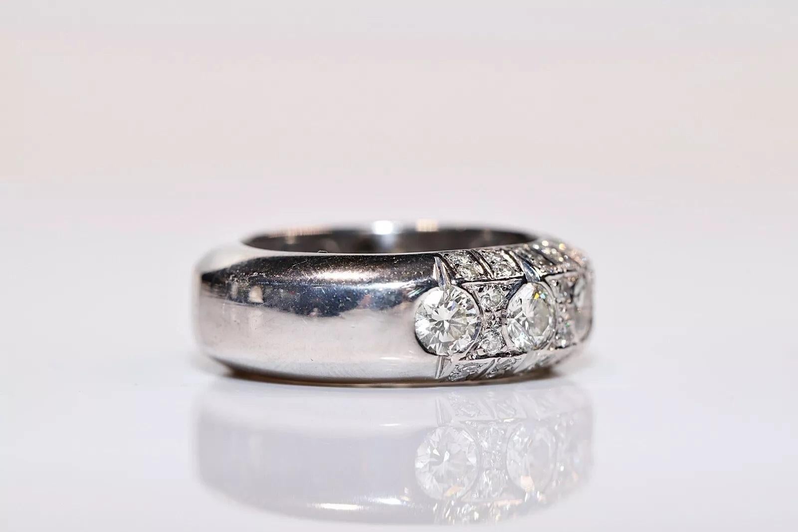 Brilliant Cut Vintage Circa 1980s 18k Gold Natural Diamond Decorated Strong Ring For Sale