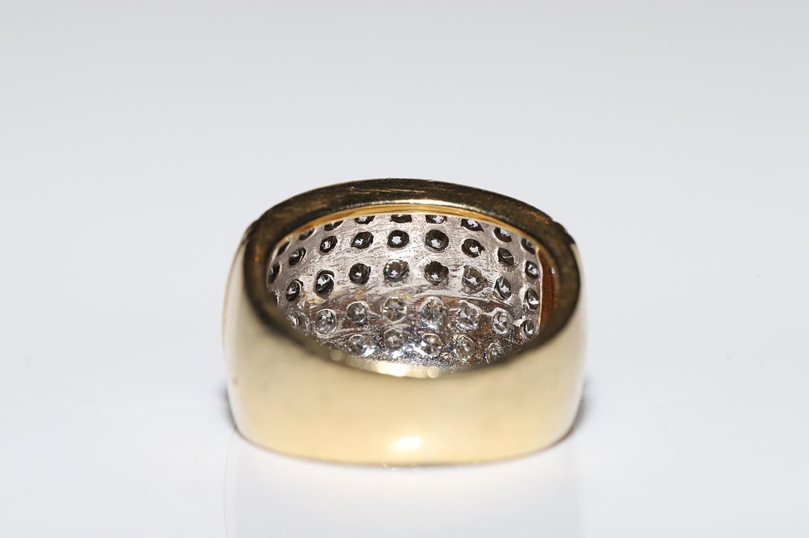 Vintage Circa 1980s 18k Gold Natural Diamond Decorated Strong Ring In Good Condition For Sale In Fatih/İstanbul, 34