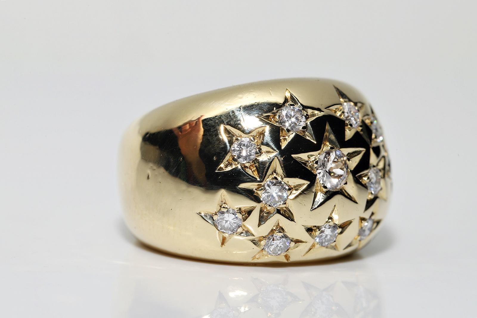 Women's or Men's Vintage Circa 1980s 18k Gold Natural Diamond Decorated Strong Ring For Sale