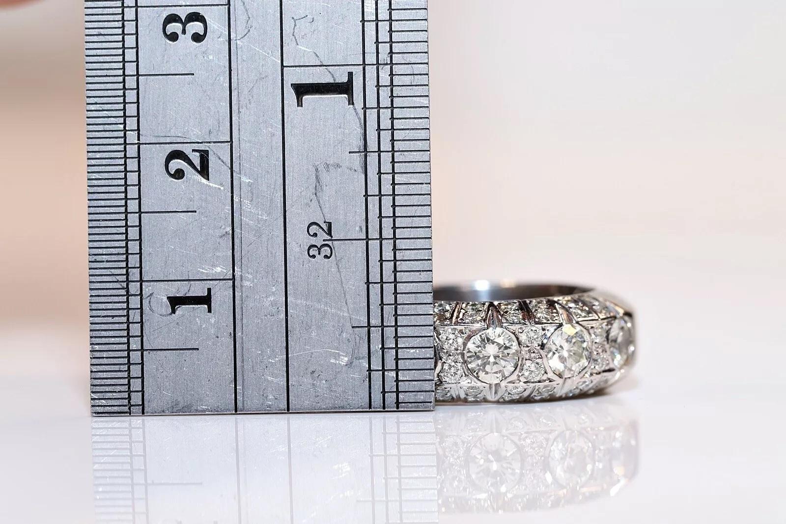 Vintage Circa 1980s 18k Gold Natural Diamond Decorated Strong Ring For Sale 1