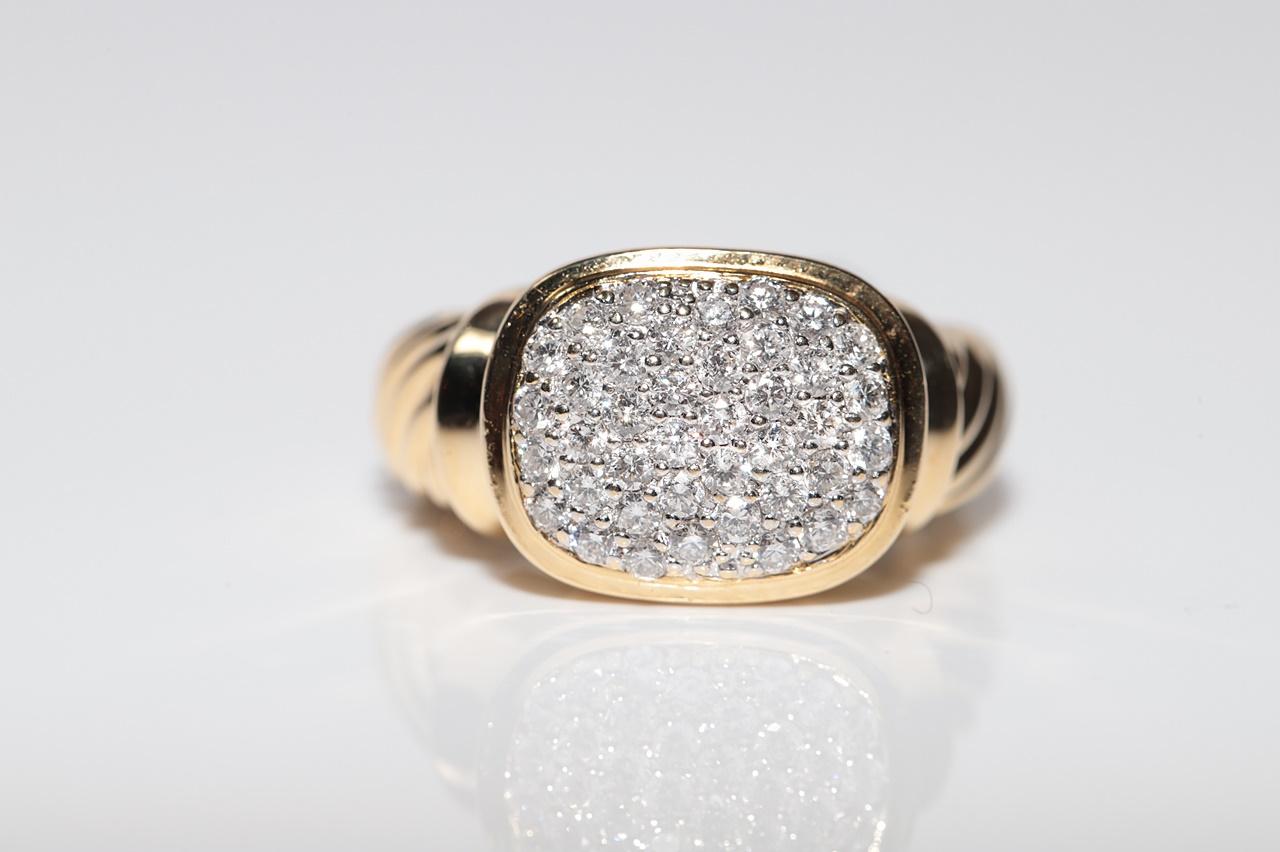 Vintage Circa 1980s 18k Gold Natural Diamond Decorated Strong Ring For Sale 1