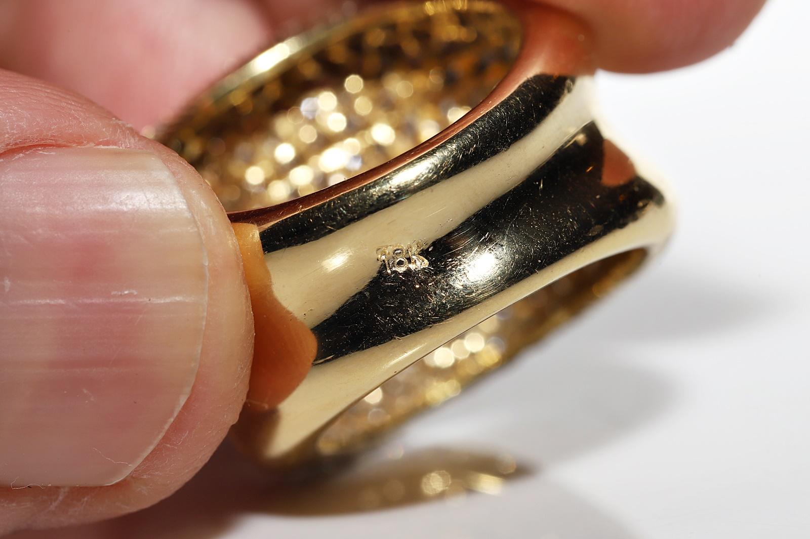 Anello forte decorato con diamanti naturali in oro 18 carati CIRCA gli anni '80 in vendita 1